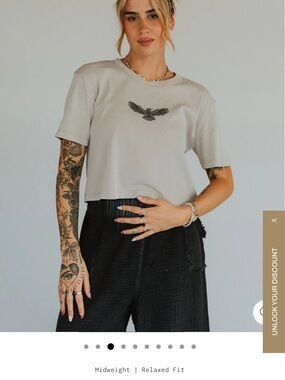 Cropped Relaxed Tee in Light Gray with Eagle Graphic